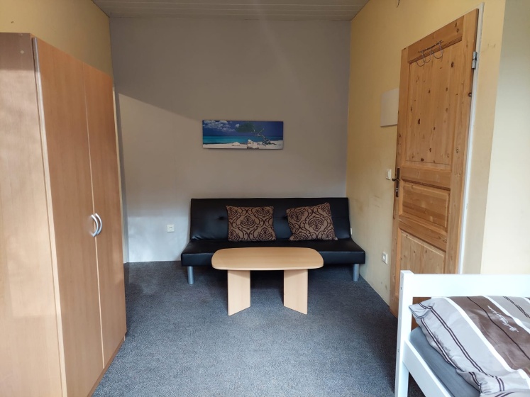 Röntgenstrasse, Hessisch-Lichtenau, 5 Bedrooms Bedrooms, ,1 BathroomBathrooms,Apartment,For Rent,Röntgenstrasse,1029